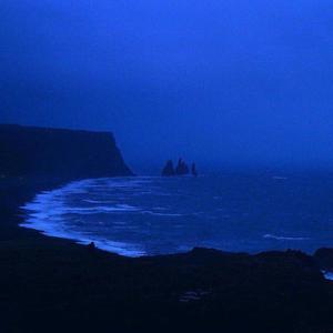 女班长乖乖掀起裙子打屁股图片
