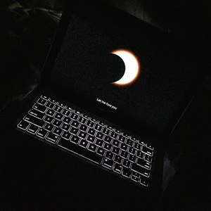 女班长乖乖掀起裙子打屁股图片
